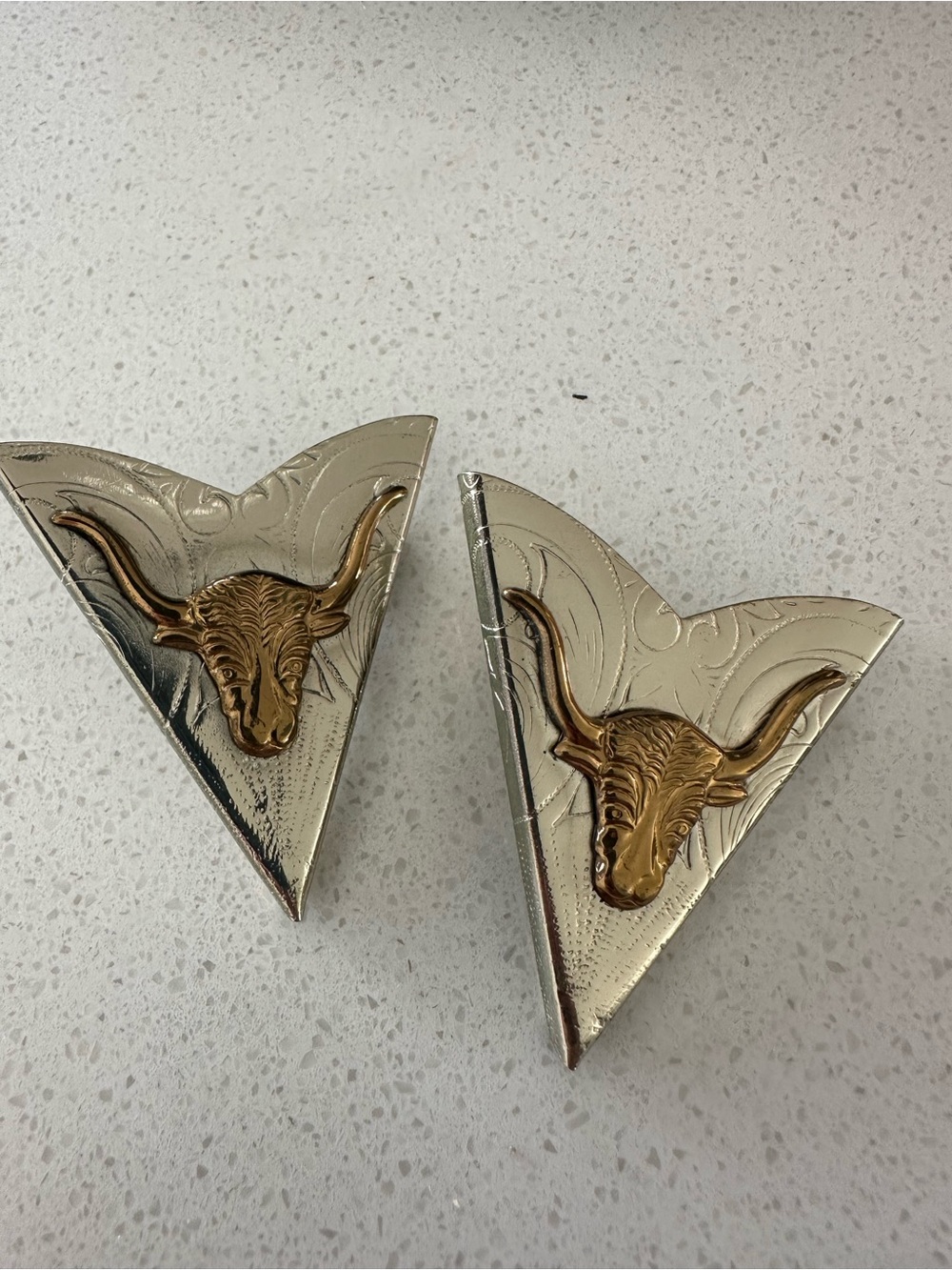Rock mount Western Longhorn Metal Collar Tips - Silver and Gold